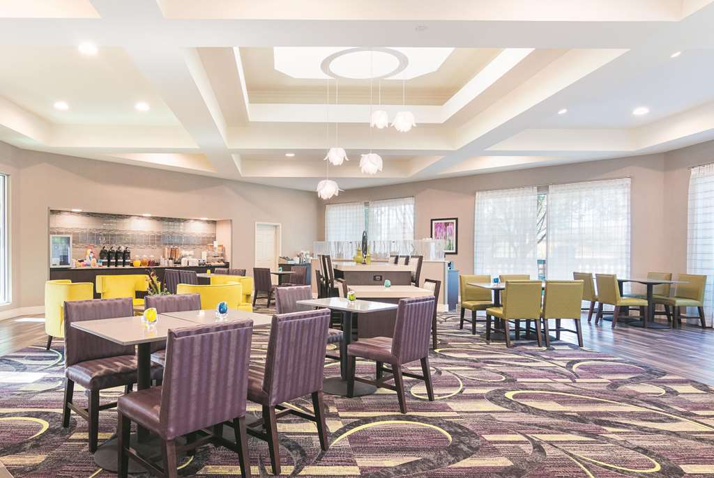 La Quinta Inn & Suites by Wyndham Atlanta Conyers - photo 41
