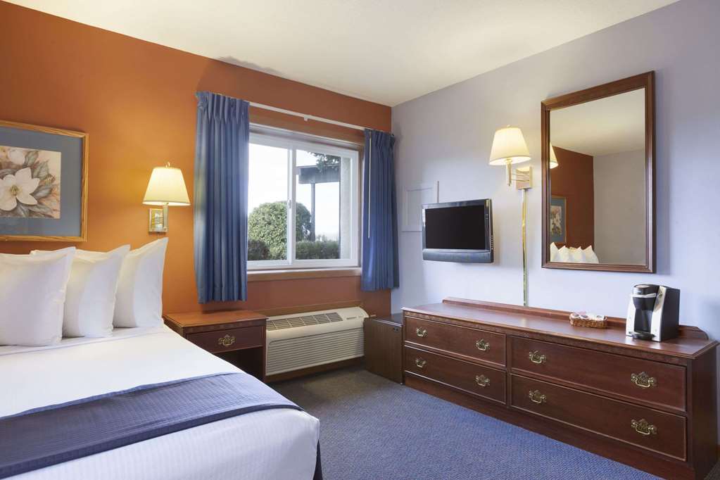 Travelodge by Wyndham Motel of St Cloud - photo 3