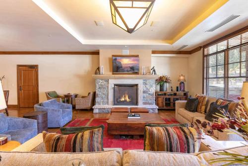 Great Bear Lodge 206 by East West Hospitality — 4-Star Luxury Hotel in Truckee, United States