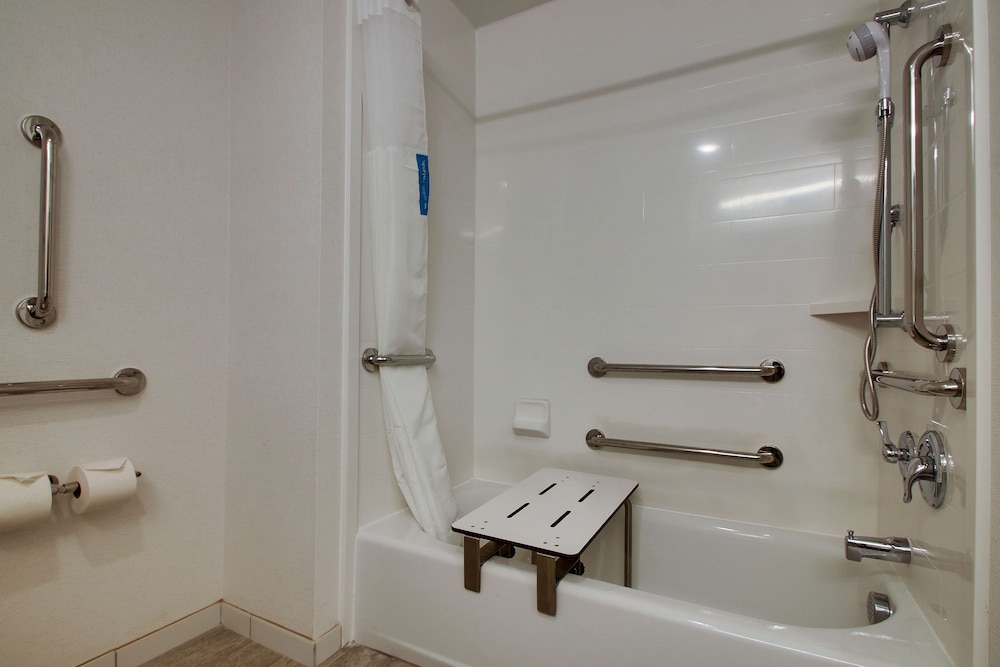 Hampton Inn Sneads Ferry North Topsail Beach - photo 27
