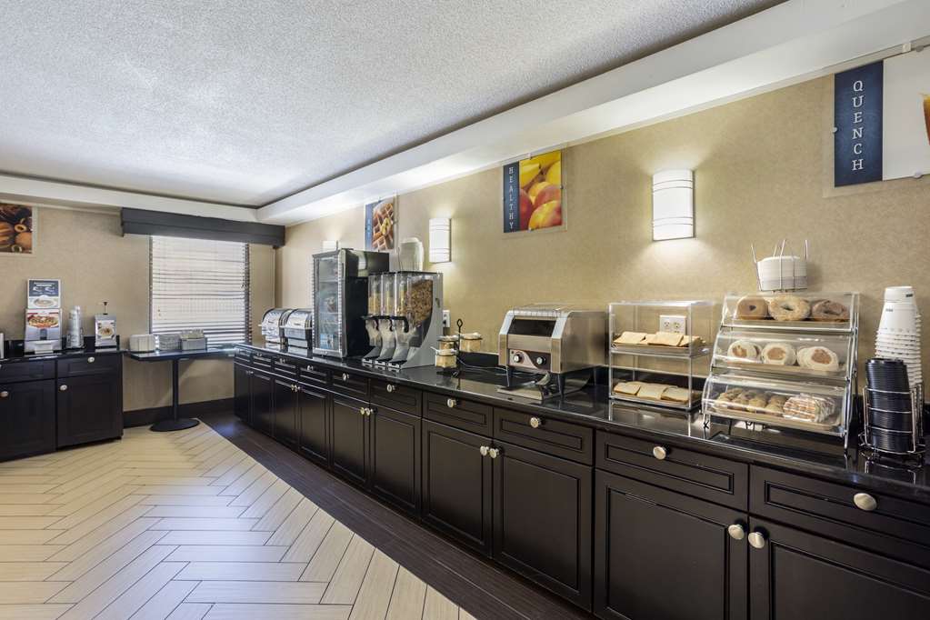 Best Western Harrisburg North Hotel - photo 10