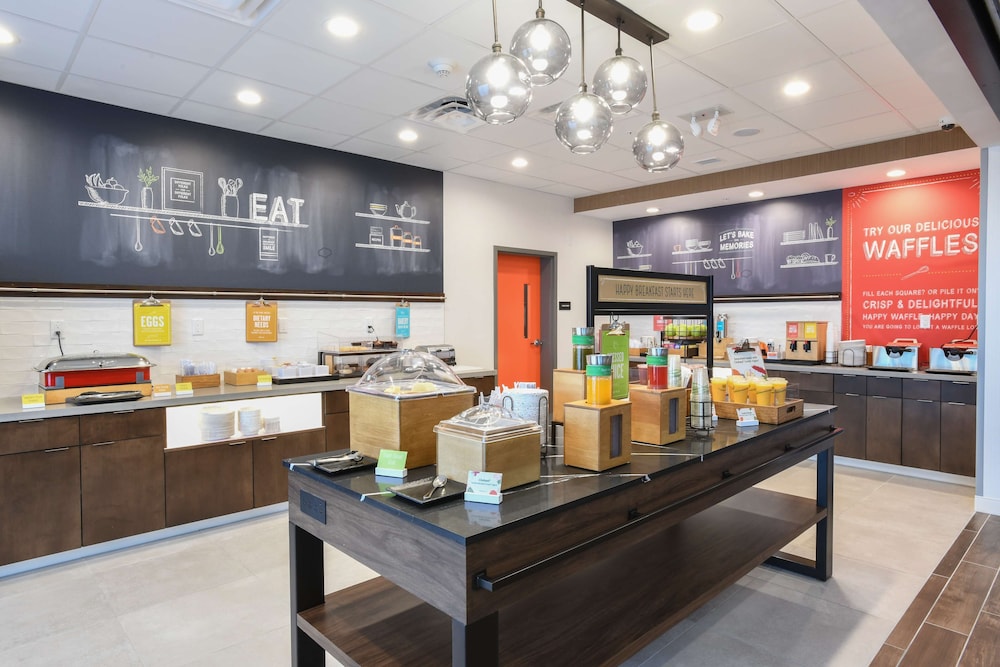 Hampton Inn & Suites Cincinnati Liberty Township - photo 49