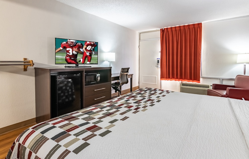 Red Roof Inn Forsyth - photo 10