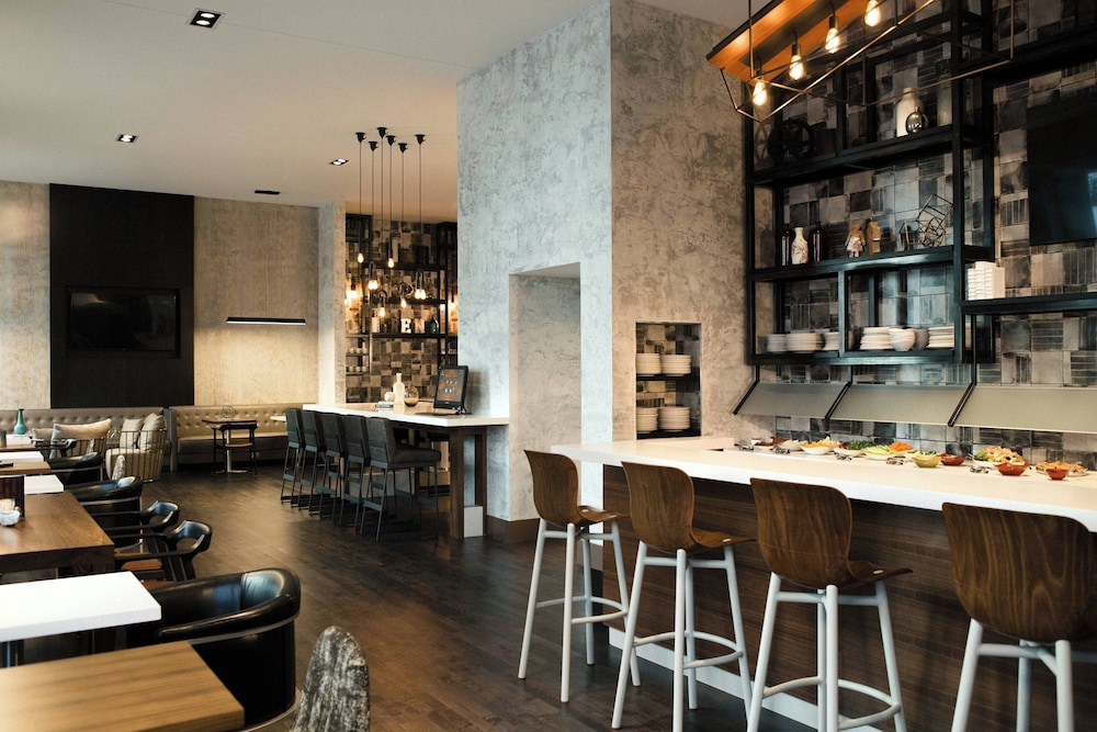 Renaissance Chicago Downtown Hotel - photo 81