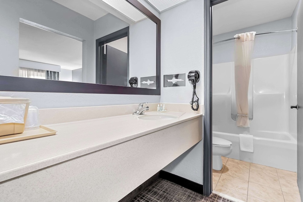 Quality Inn & Suites Florence Civic Center - photo 20