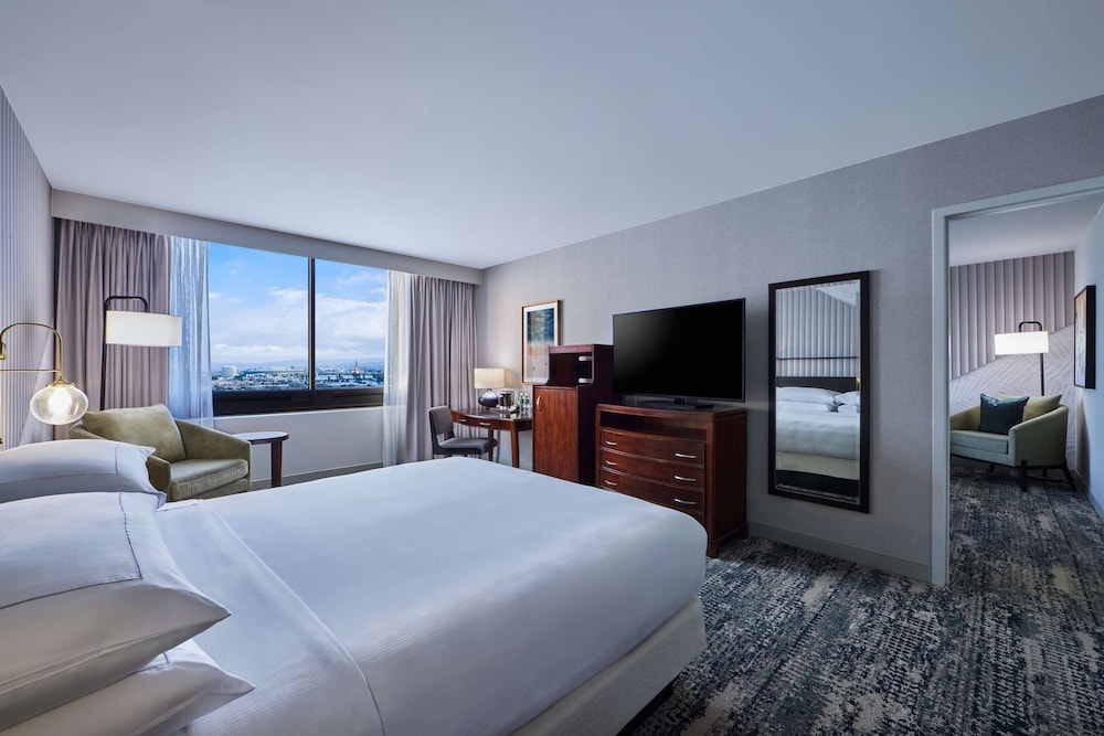 Hotel Fera Anaheim a DoubleTree by Hilton - photo 15