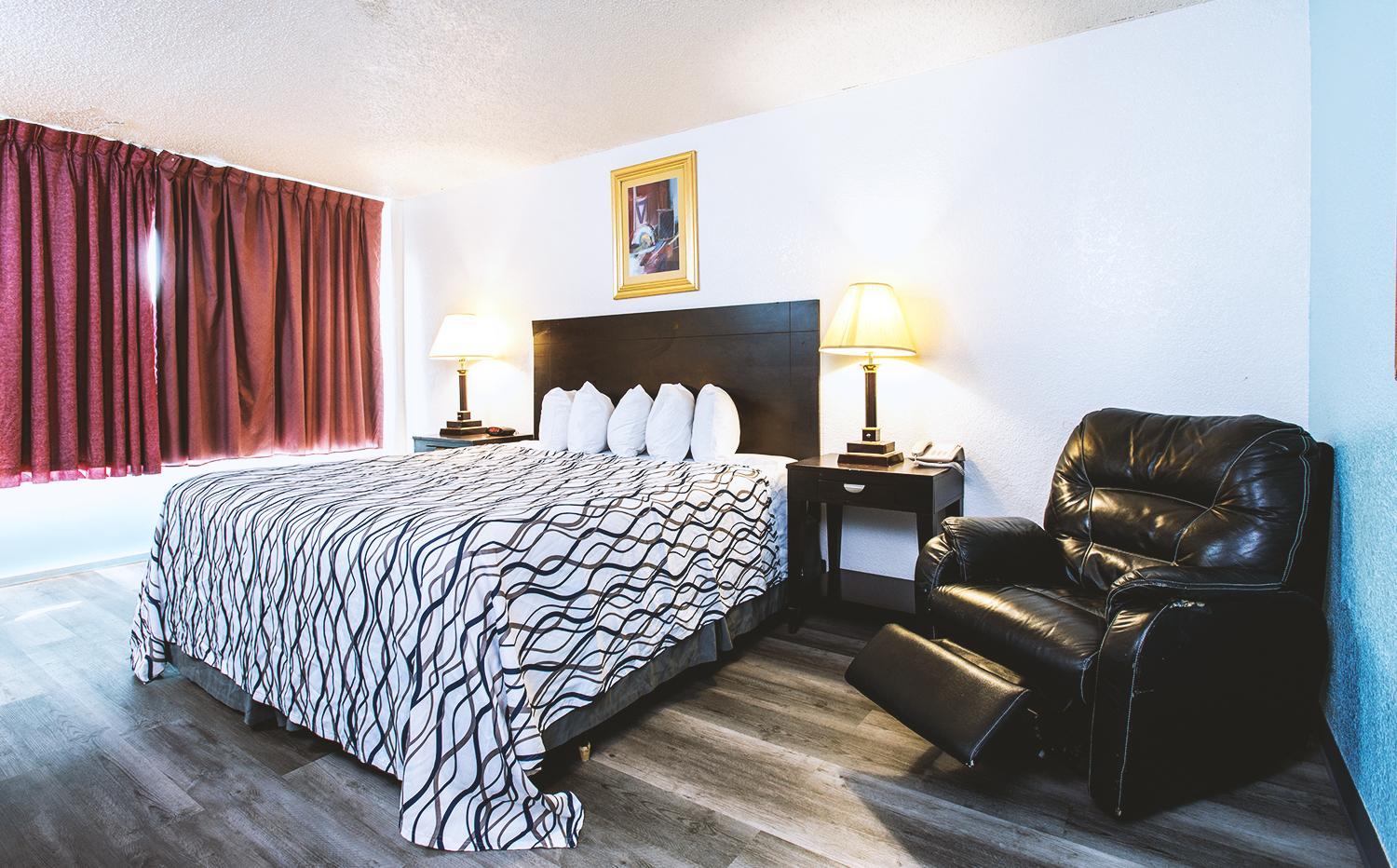 Sky Palace Inn & Suites Wichita East - photo 6