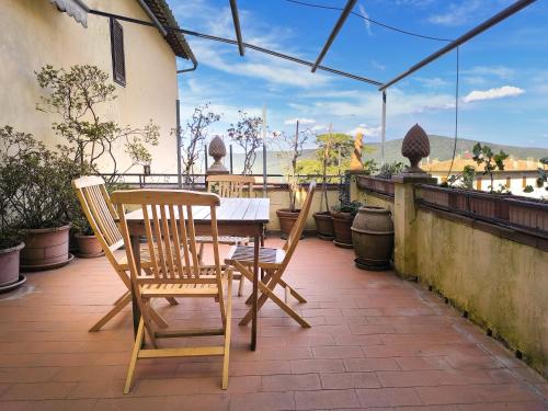 Residenza storica Porta San Rocco — 4-Star Luxury Hotel in Massa Marittima, Italy