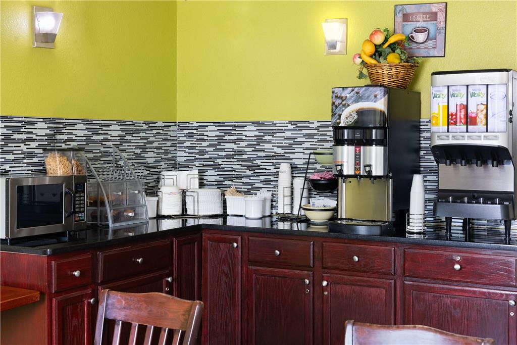 Super 8 by Wyndham South Boston VA — hotel in South Boston