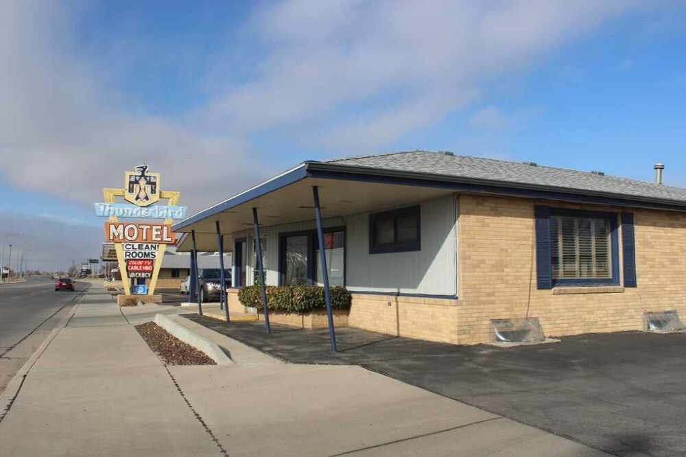 Thunderbird Motel Kansas - featured photo