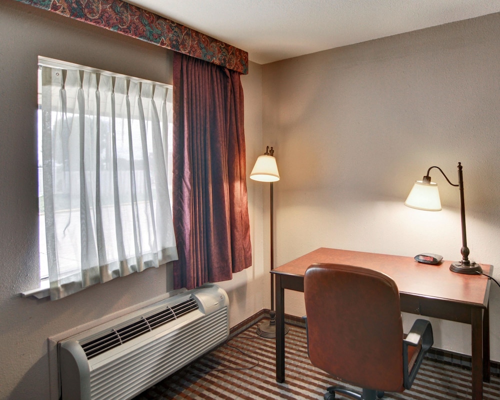 Rodeway Inn Gainesville I 35 - photo 18