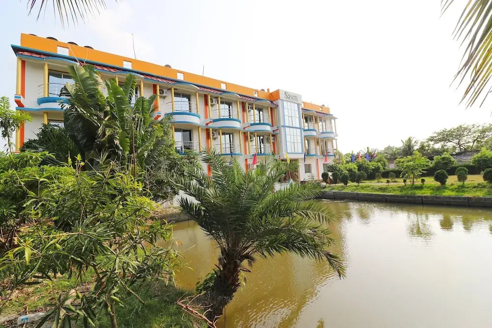 Apanjan Resort by OYO Rooms in Gosaba, India