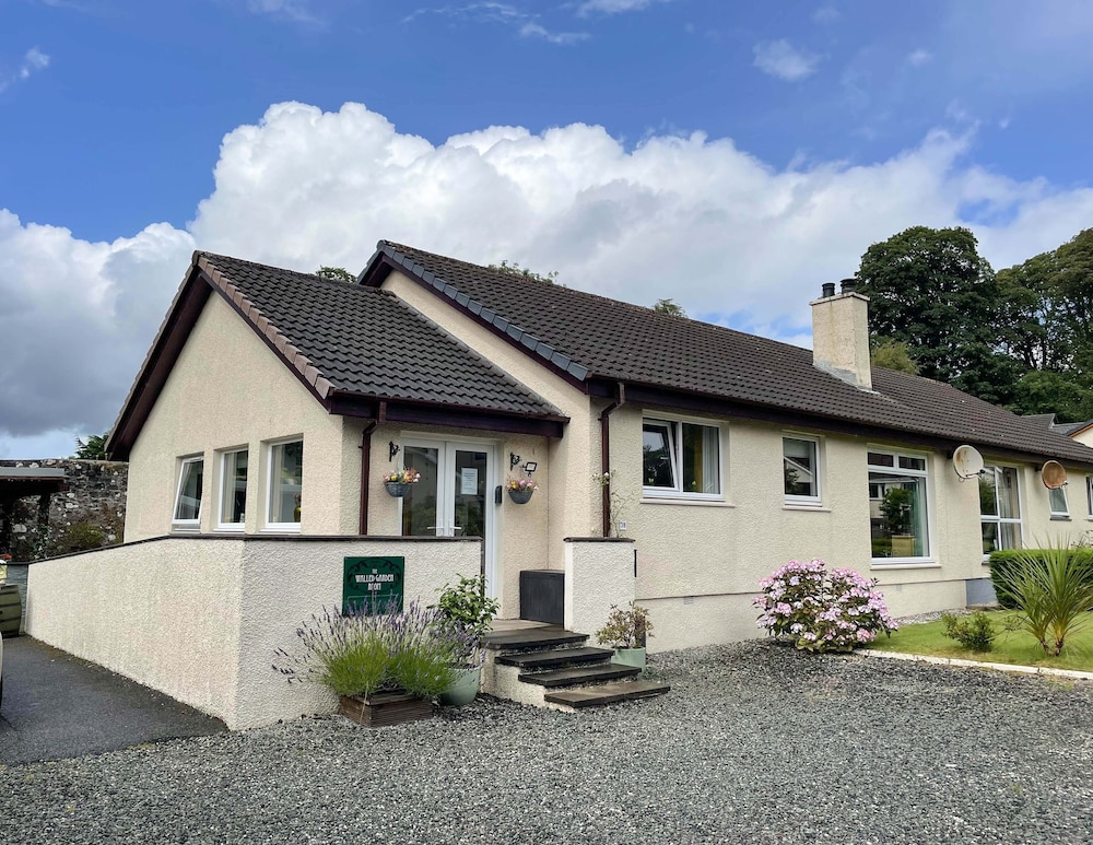 Pebble Cottage — 4-Star Luxury Hotel in Portree, United Kingdom