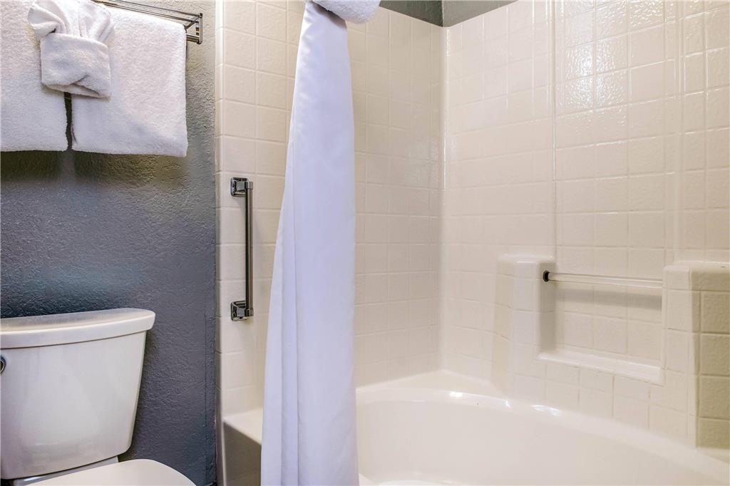 Clarion Hotel By Humboldt Bay - photo 26