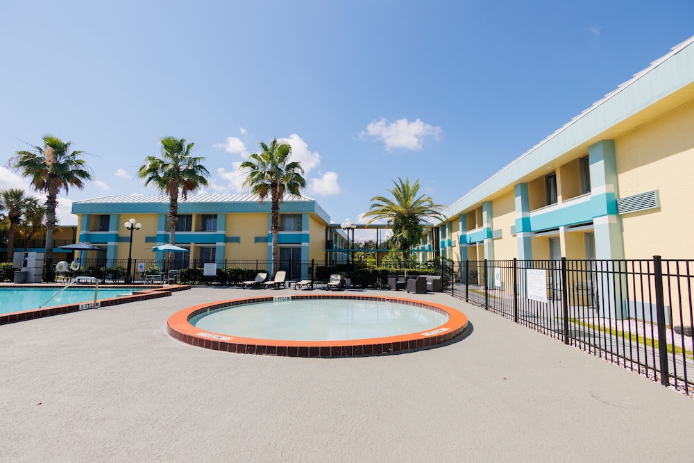 Garnet Inn & Suites Orlando - photo 104
