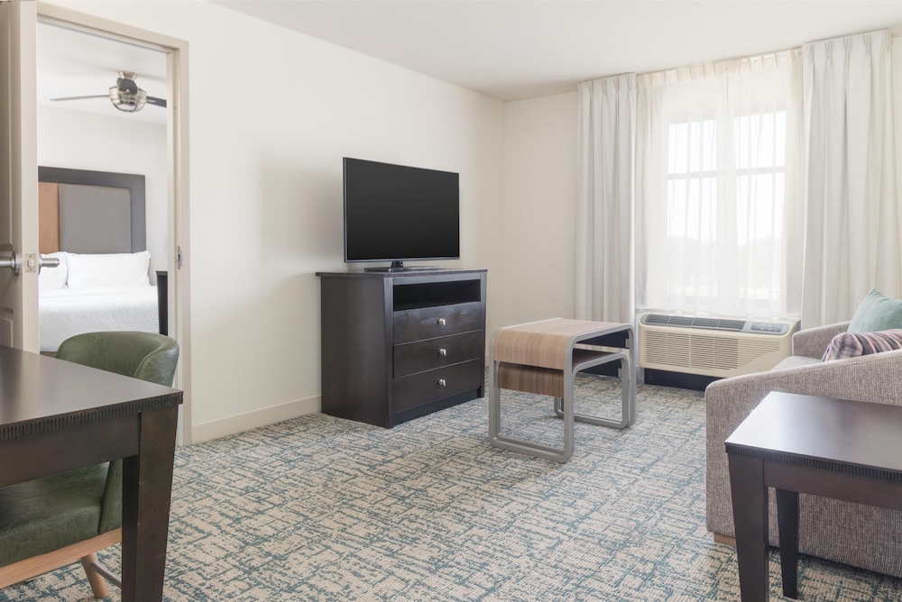 Homewood Suites by Hilton Wauwatosa Milwaukee - photo 21