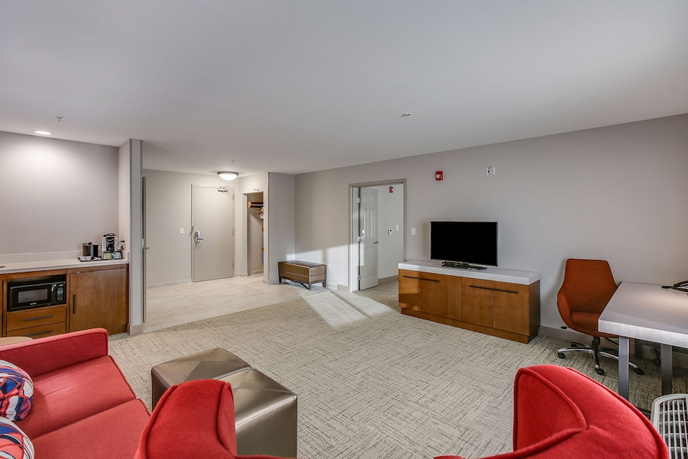 Hilton Garden Inn Ames - photo 20
