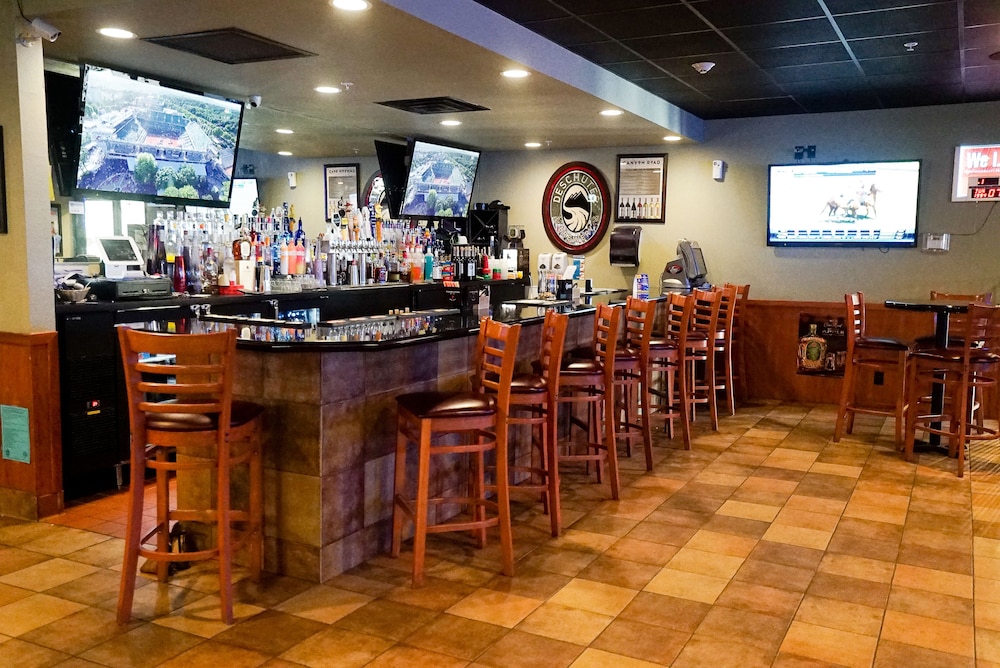 Boarders Inn & Suites by Cobblestone Hotels Grand Island - photo 42
