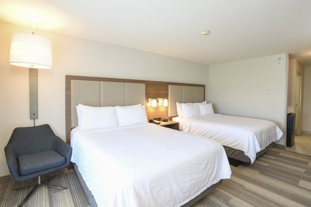 Holiday Inn Express Hotel & Suites Richwood Cincinnati South by IHG - photo 16
