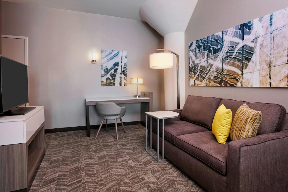 SpringHill Suites by Marriott Milwaukee Downtown - photo 27