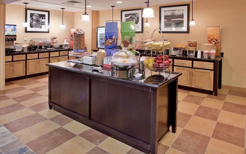 Hampton Inn & Suites Dickinson - photo 60