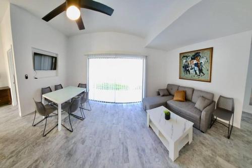 Newly Renovated 3BR2BA Great Location in North Port, United States