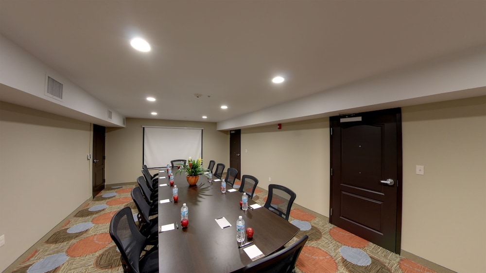 Staybridge Suites Ann Arbor Univ of Michigan by IHG - photo 33