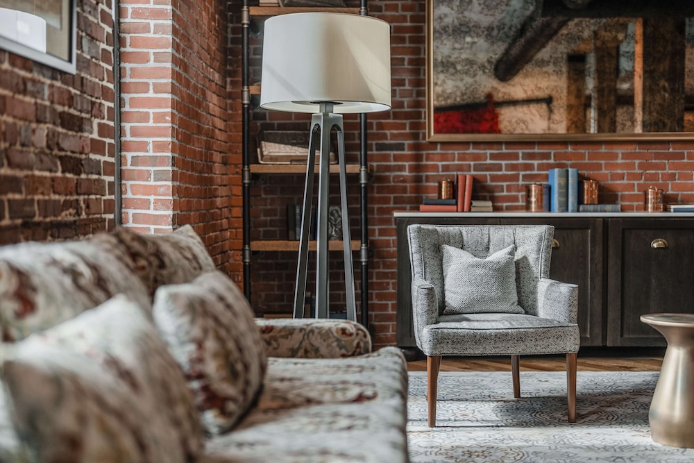 The Wilbur Lititz Tapestry Collection by Hilton - photo 4