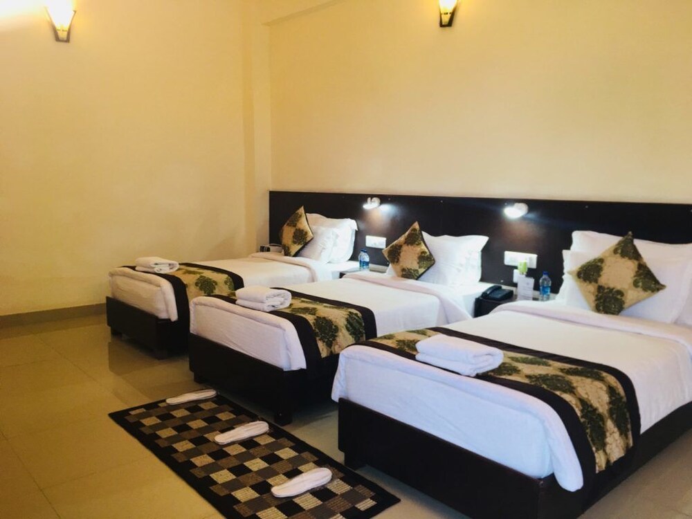 Hotel Om Residency — Padrauna — photo 4