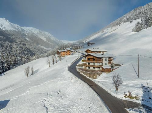 Haus Schöser — 4-Star Luxury Hotel in Hippach, Austria