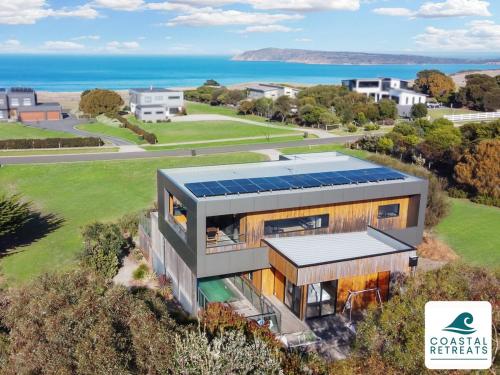 Eagles Watch Ocean Views Linen Included in San Remo, Australia