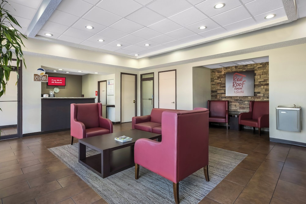 Red Roof Inn & Suites Statesboro University - photo 6