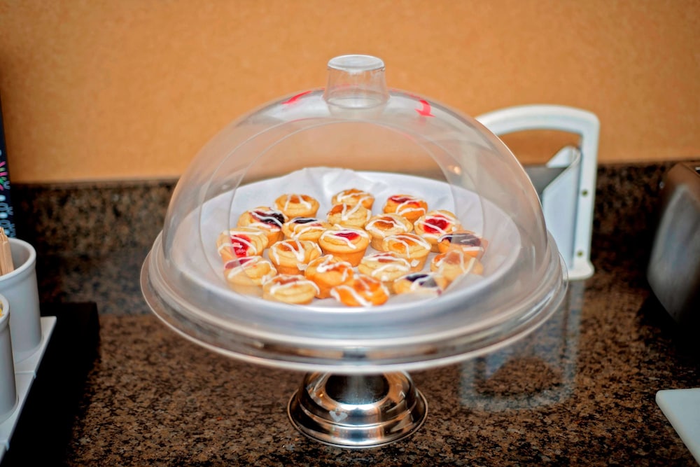 Hampton Inn Evanston - photo 42