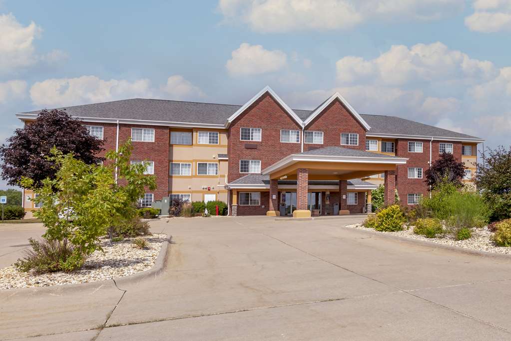 MainStay Suites Dubuque at Hwy 20 - photo 3