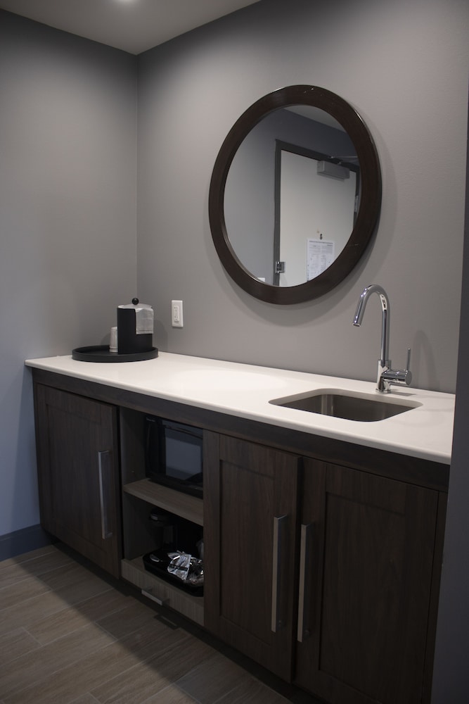 Hampton Inn & Suites Portland West - photo 45