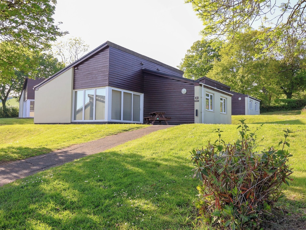 Harcombe House Bungalow 2 — 4-Star Luxury Hotel in Newton Abbot, United Kingdom