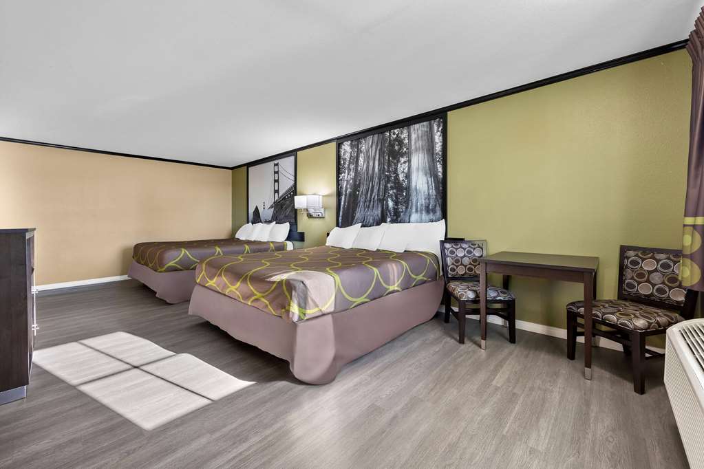 Super 8 by Wyndham Crescent City - photo 17