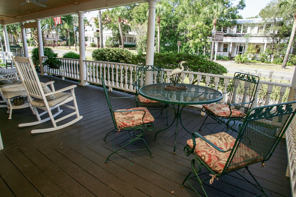 Coombs Inn and Suites - photo 41
