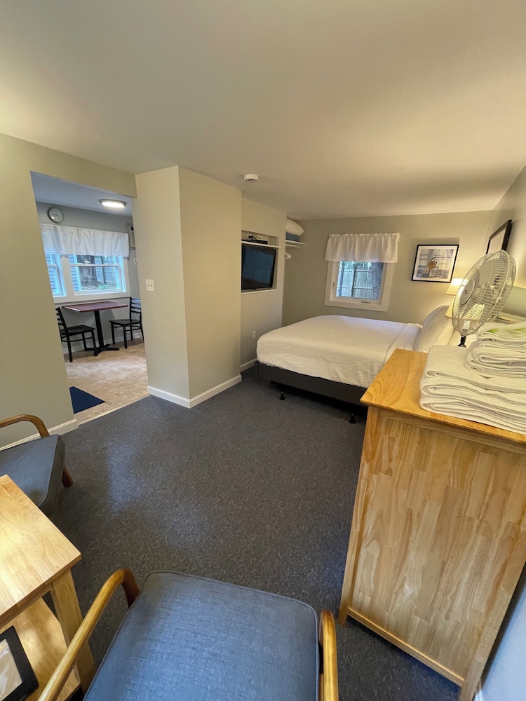 Elmwood Motor Court - photo 24