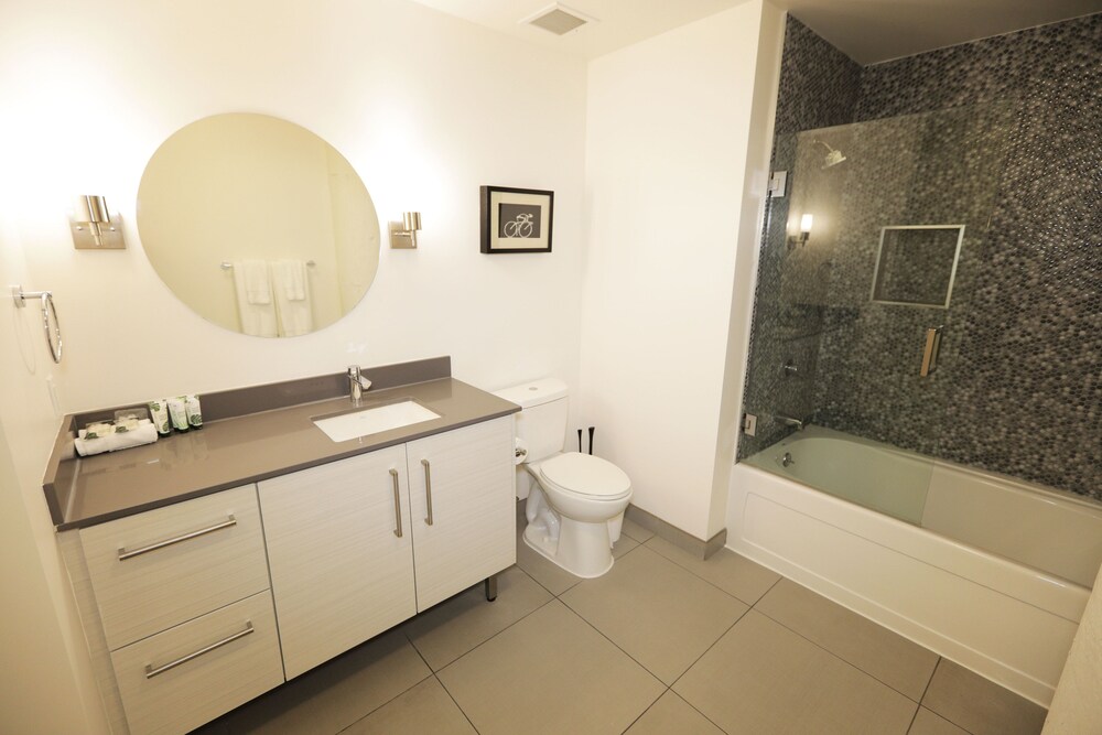 Downtown Lofty Suites - photo 36