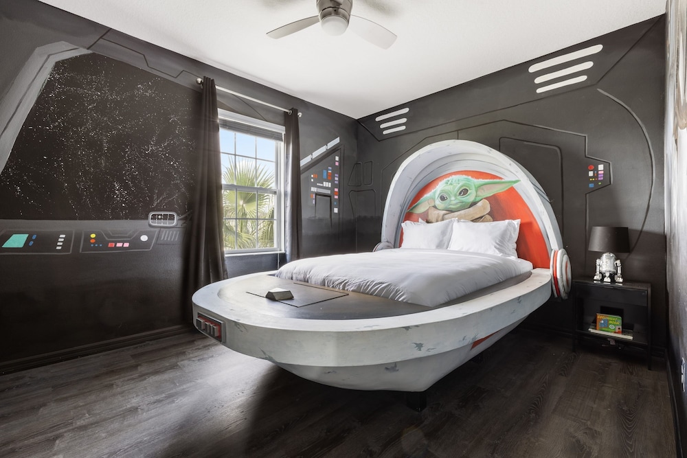 Sleeps 18 Solterra Resort Pool GameRoom Themed BDRs Broad Oak by AvantStay - photo 2
