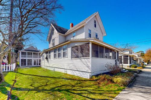 Town of Rehoboth Beach 46 Delaware Ave Unit A in Rehoboth Beach, United States