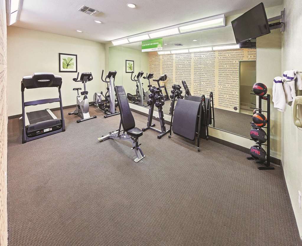 La Quinta Inn & Suites by Wyndham Corpus Christi Northwest - photo 9