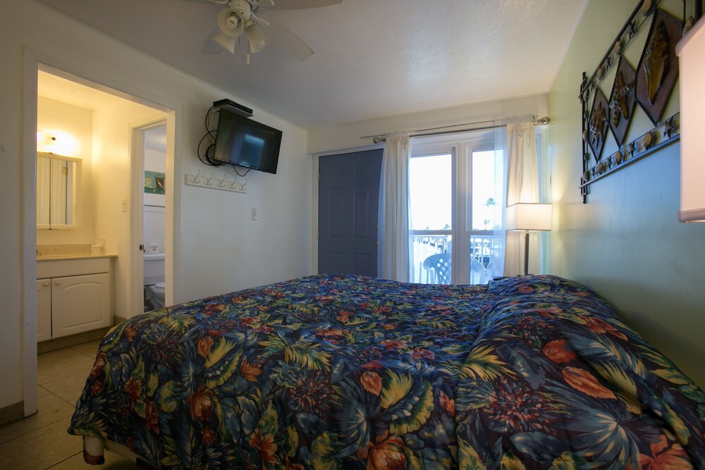 Dolphin Inn Resort - photo 13