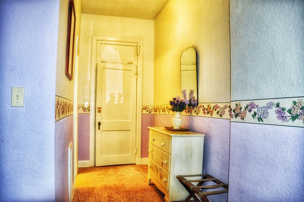 La Plaza Inn - photo 31