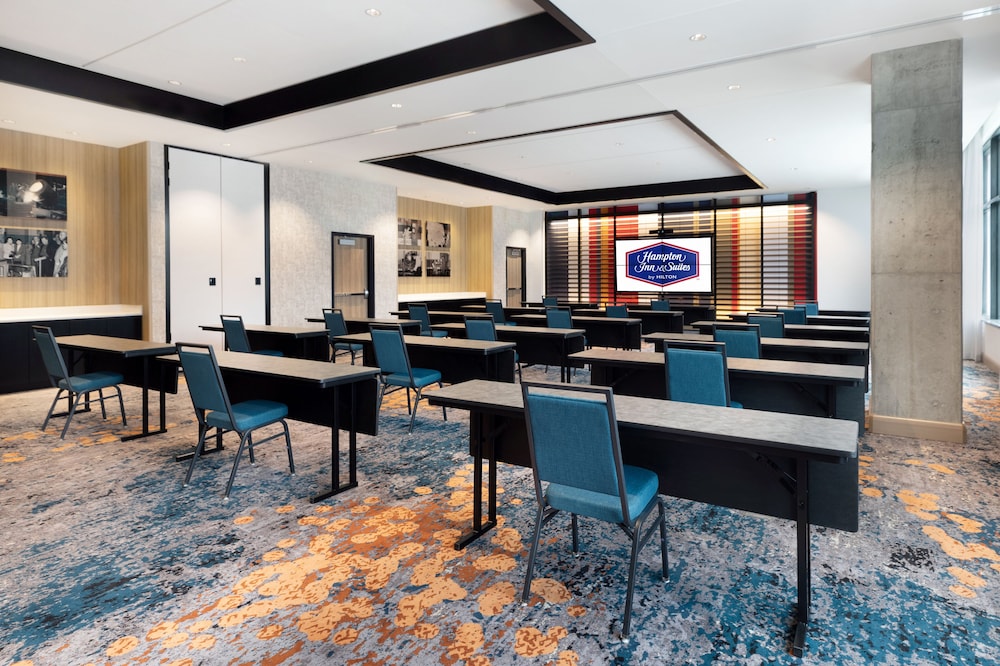 Hampton Inn & Suites Watertown Boston - photo 28