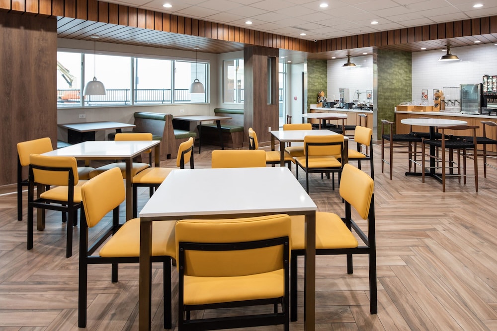 Fairfield Inn & Suites by Marriott Anaheim Los Alamitos - photo 40