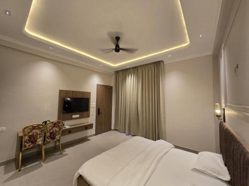 Hotel Divine Banaras — Varanasi