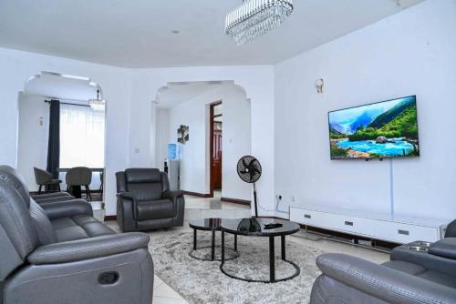 Sofitel Executive 3 bedrooms all rooms ensuite own compound in Kisumu, Kenya