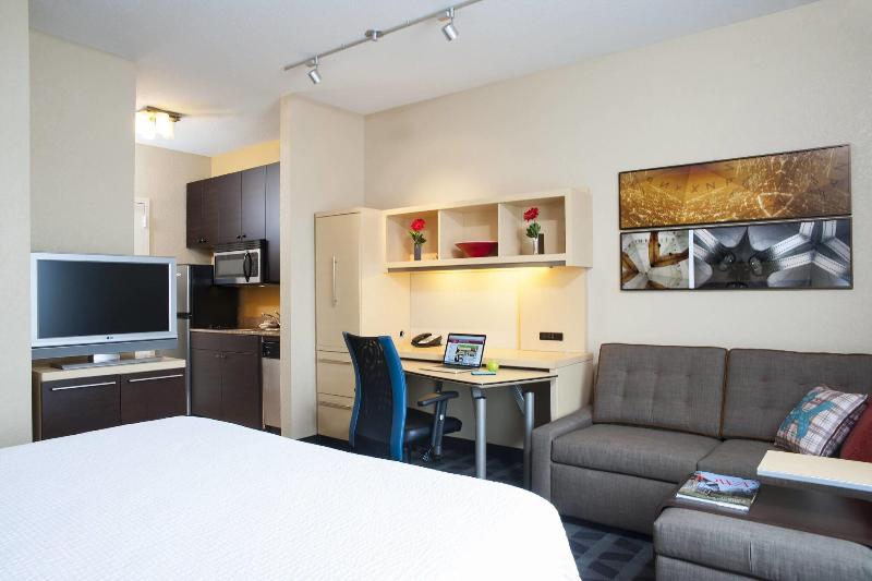 TownePlace Suites by Marriott Des Moines Urbandale - photo 33
